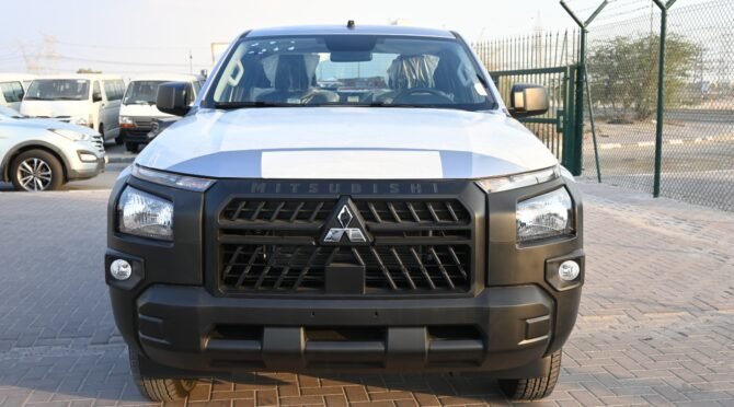 2025 MITSUBISHI L200 STANDART 2.4L PETROL MANUAL 4X4