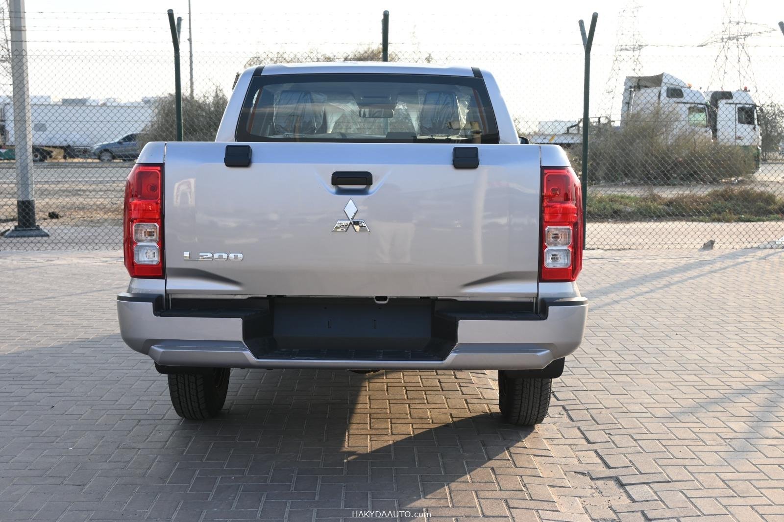 2025 MITSUBISHI L200 STANDART 2.4L PETROL MANUAL 4X4 — 5