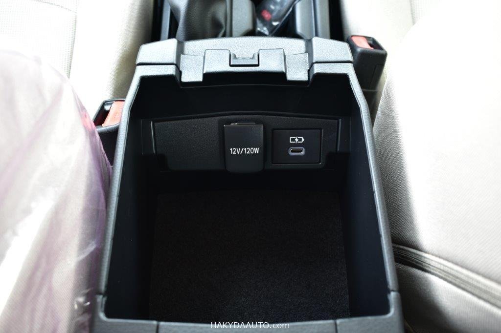 2025 TOYOTA COROLLA GLI 2.0L AT GCC — 21