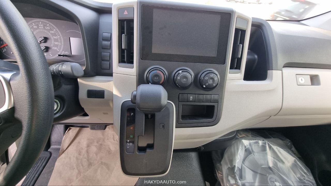 2025 TOYOTA HIACE PANEL VAN LOW ROOF 3.5L AT — 9