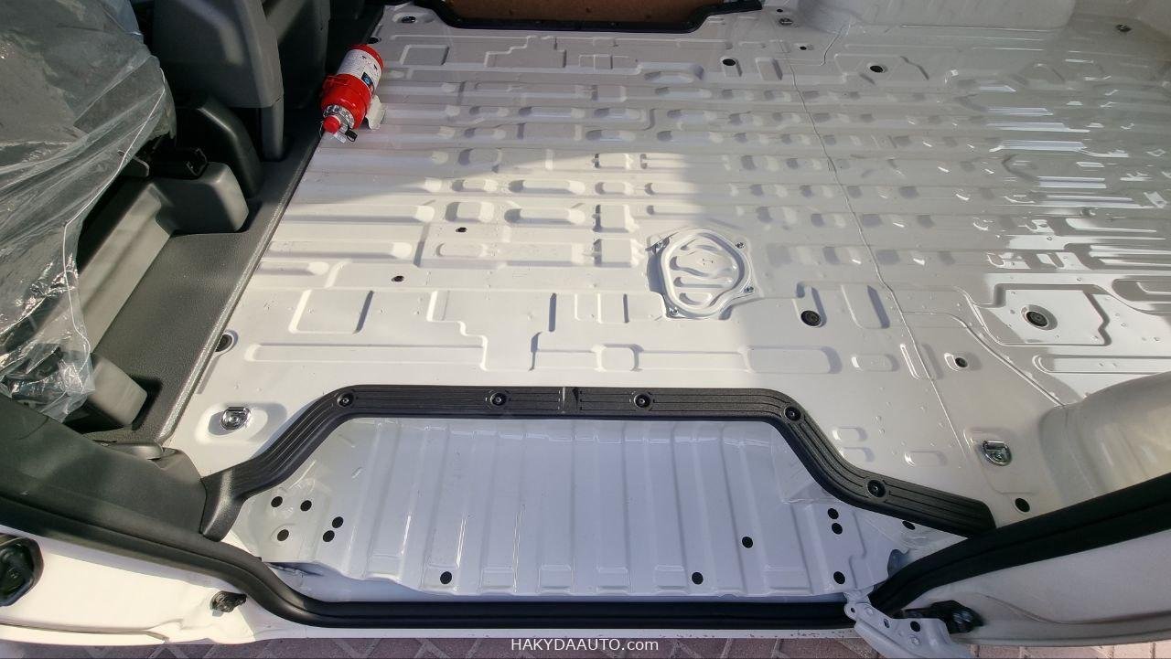 2025 TOYOTA HIACE PANEL VAN LOW ROOF 3.5L AT — 18