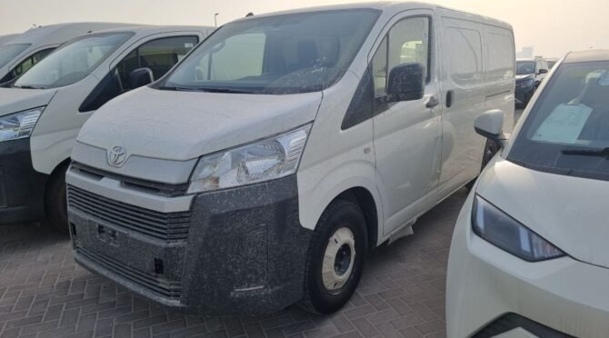 2025 TOYOTA HIACE PANEL VAN LOW ROOF 3.5L AT