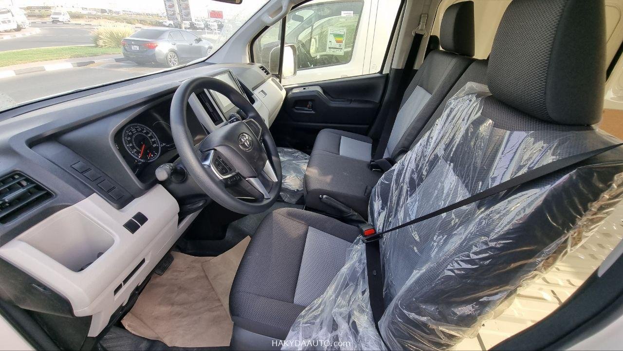 2025 TOYOTA HIACE PANEL VAN LOW ROOF 3.5L AT — 11