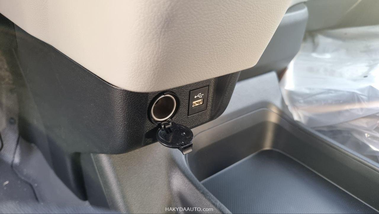 2025 TOYOTA HIACE DX PASSENGER 3.5L AT | REAR HEATER & 2 POINT SEATBELTS — 12