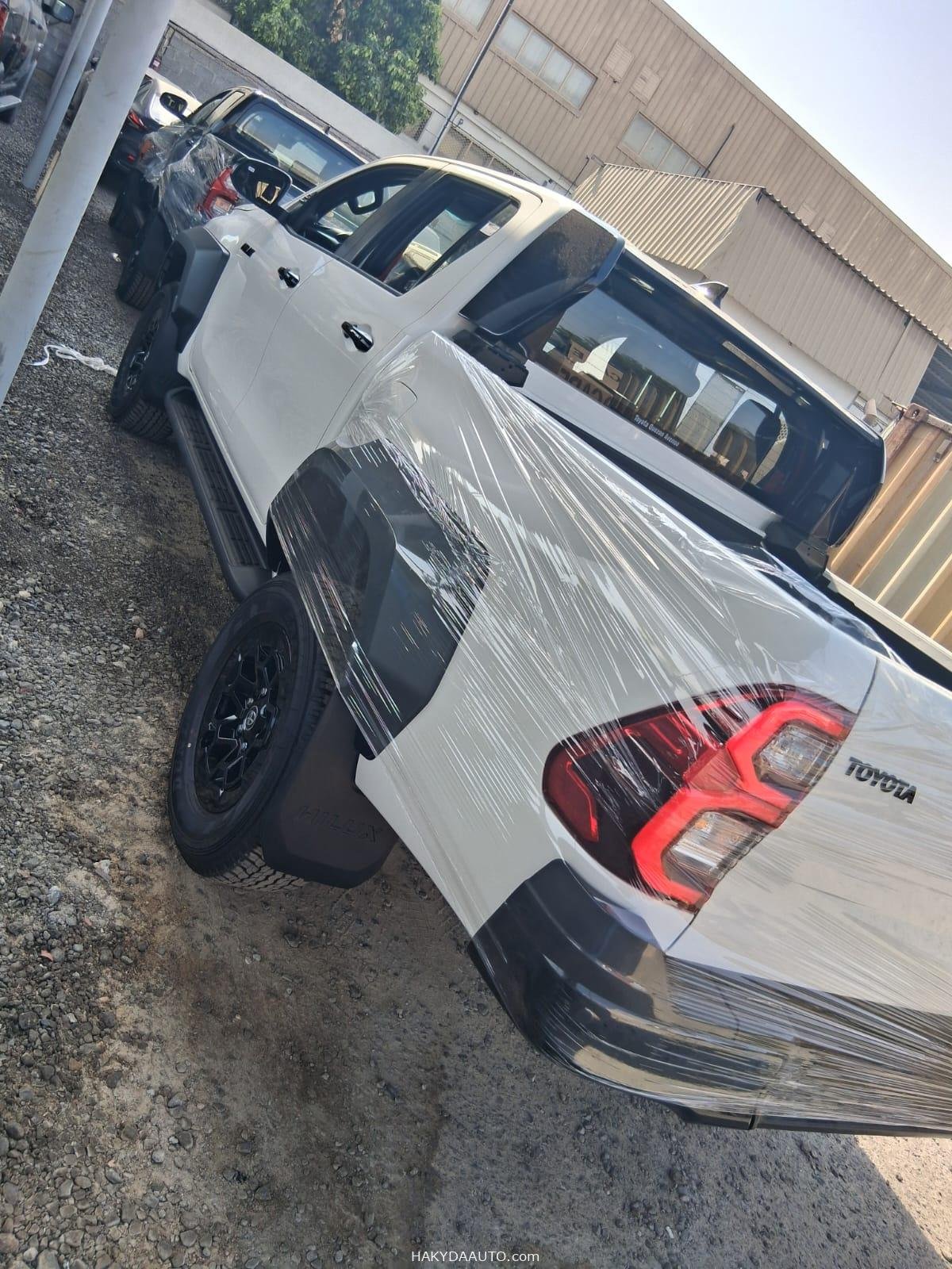 2025 TOYOTA HILUX GR 2.8L DIESEL AT — 9
