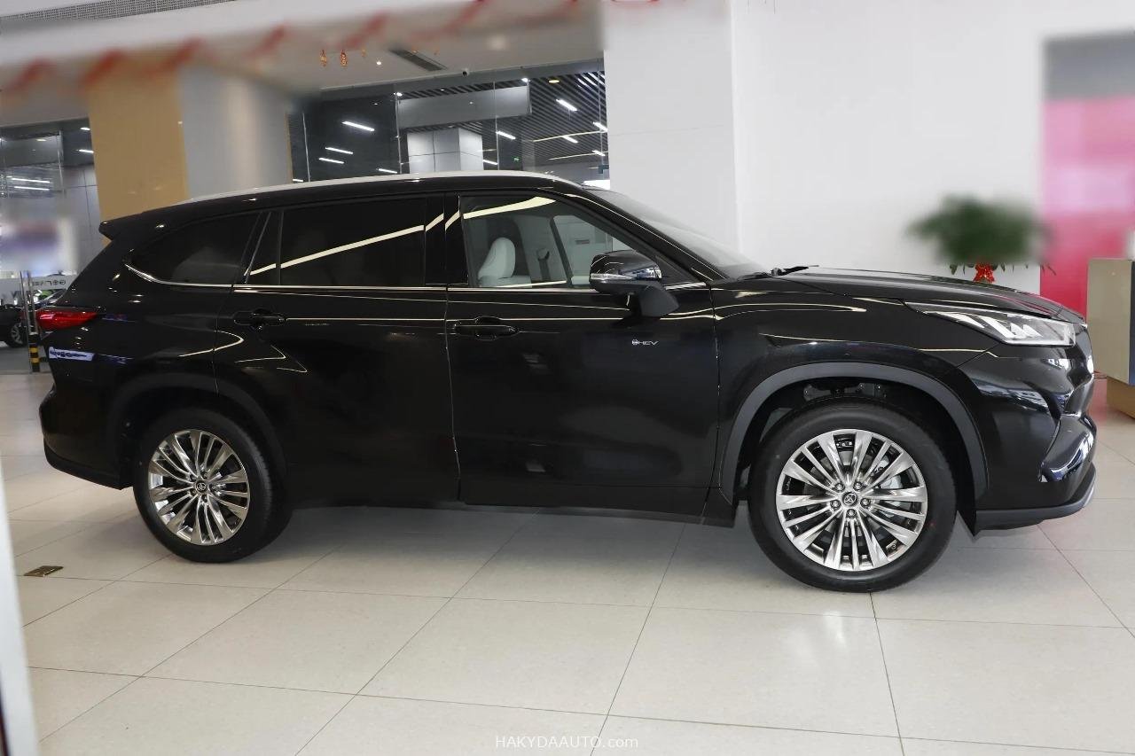 2025 TOYOTA HIGHLANDER LIMITED 2.5L Hybrid 4WD — 5