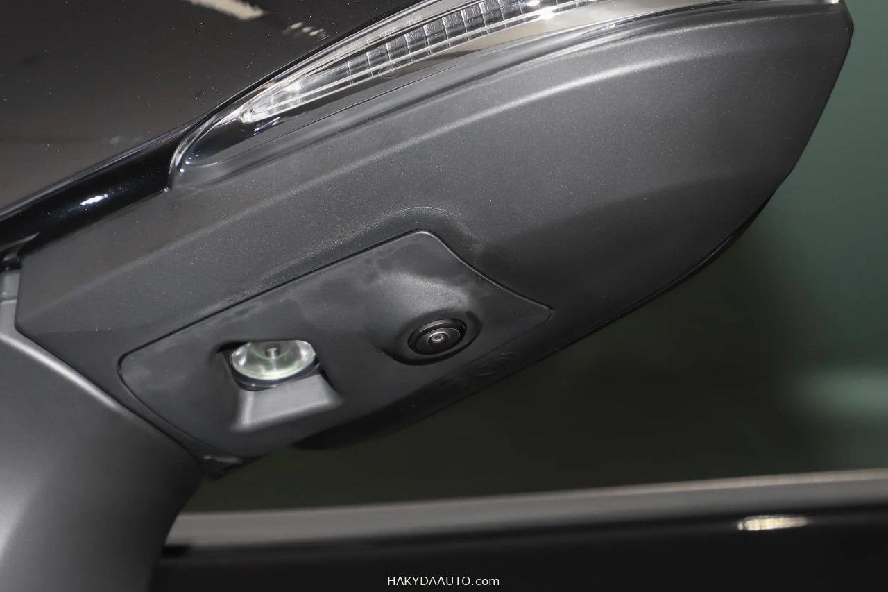 2025 TOYOTA HIGHLANDER LIMITED 2.5L Hybrid 4WD — 9