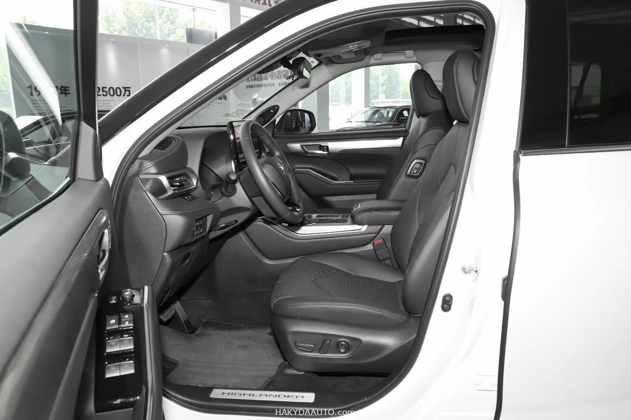 2025 TOYOTA HIGHLANDER LIMITED 2.5L Hybrid 4WD — 14