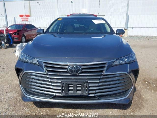 2022 TOYOTA AVALON XLE