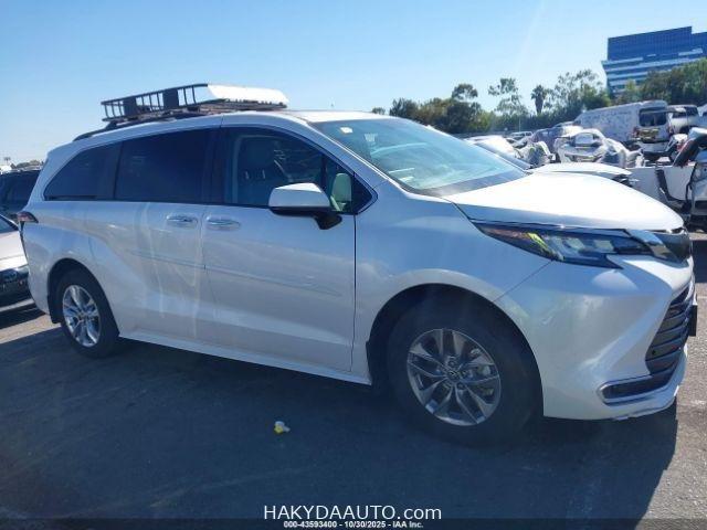 2023 TOYOTA SIENNA XLE — 11