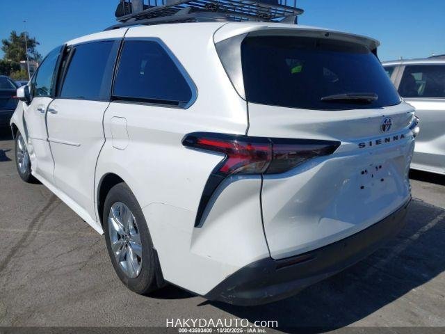 2023 TOYOTA SIENNA XLE — 3