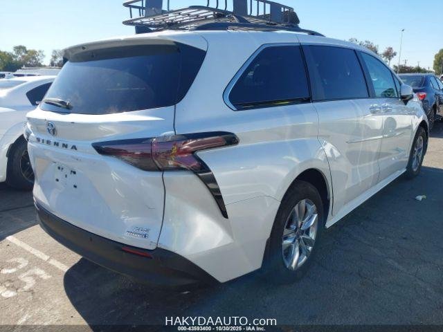 2023 TOYOTA SIENNA XLE — 4