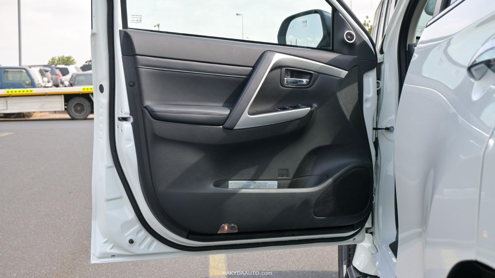 MITSUBISHI MONTERO SPORT 3.0L 4WD Full Option — 17