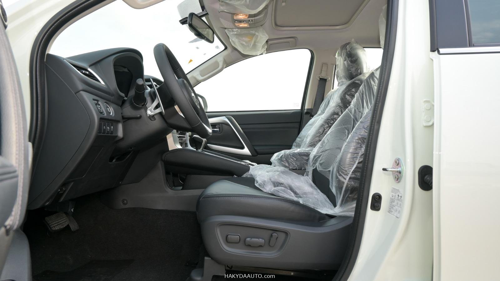 MITSUBISHI MONTERO SPORT 3.0L 4WD Full Option — 12