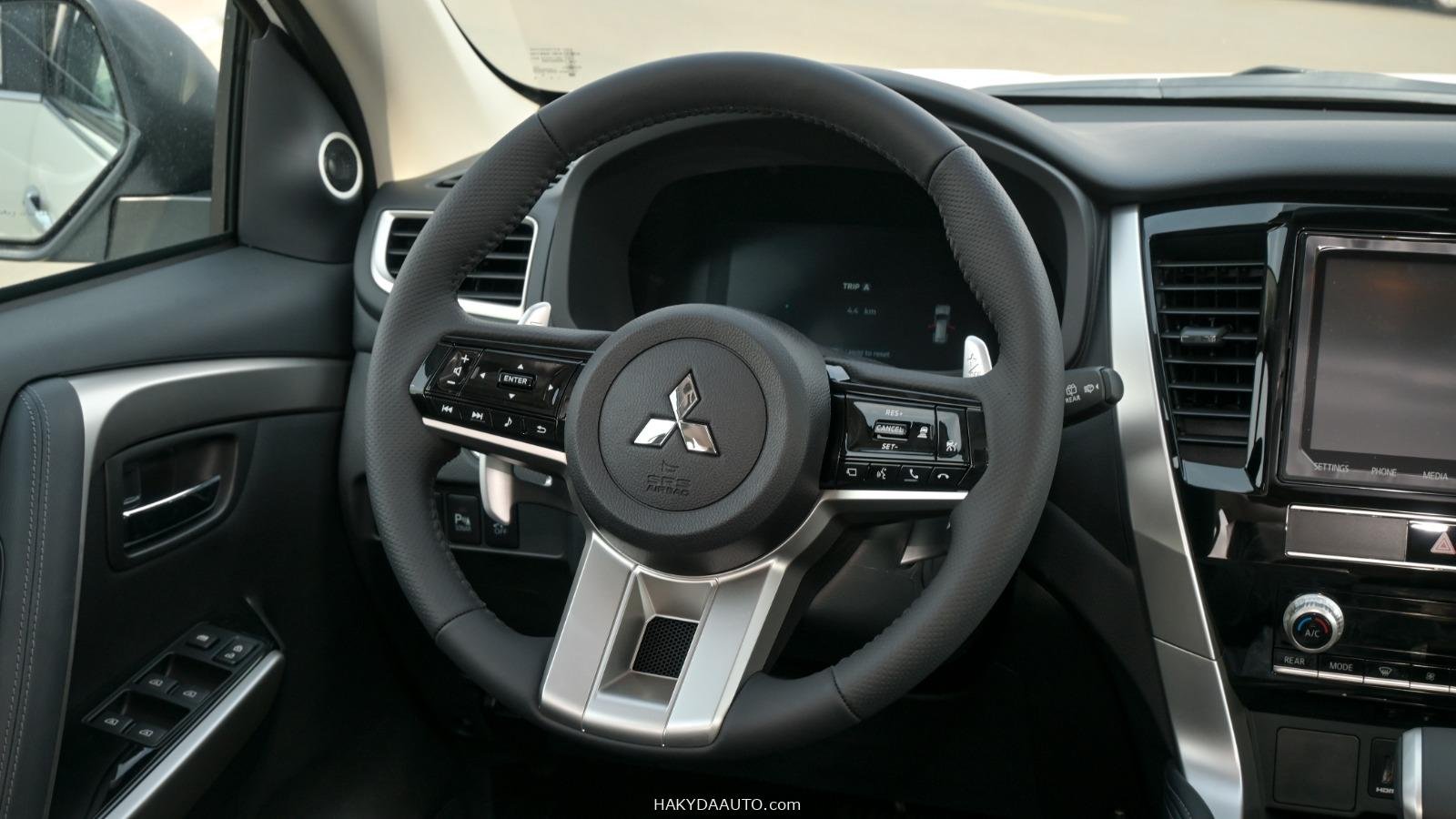MITSUBISHI MONTERO SPORT 3.0L 4WD Full Option — 11