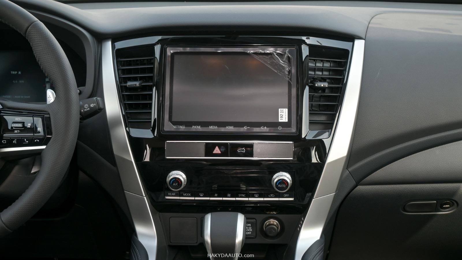 MITSUBISHI MONTERO SPORT 3.0L 4WD Full Option — 14
