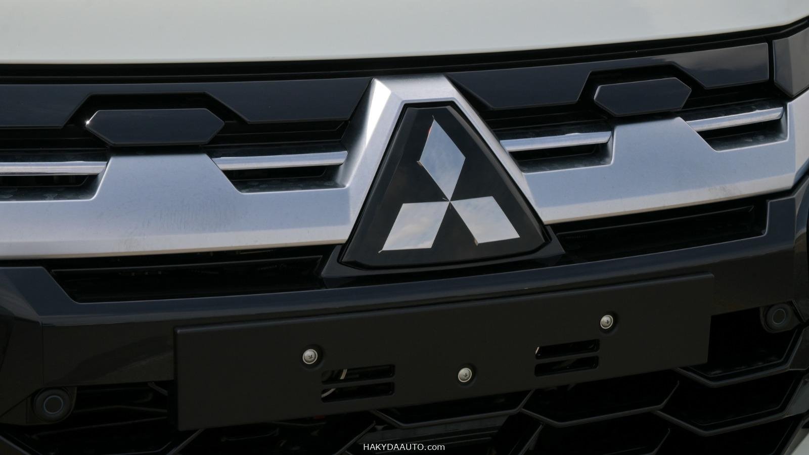 MITSUBISHI MONTERO SPORT 3.0L 4WD Full Option — 26
