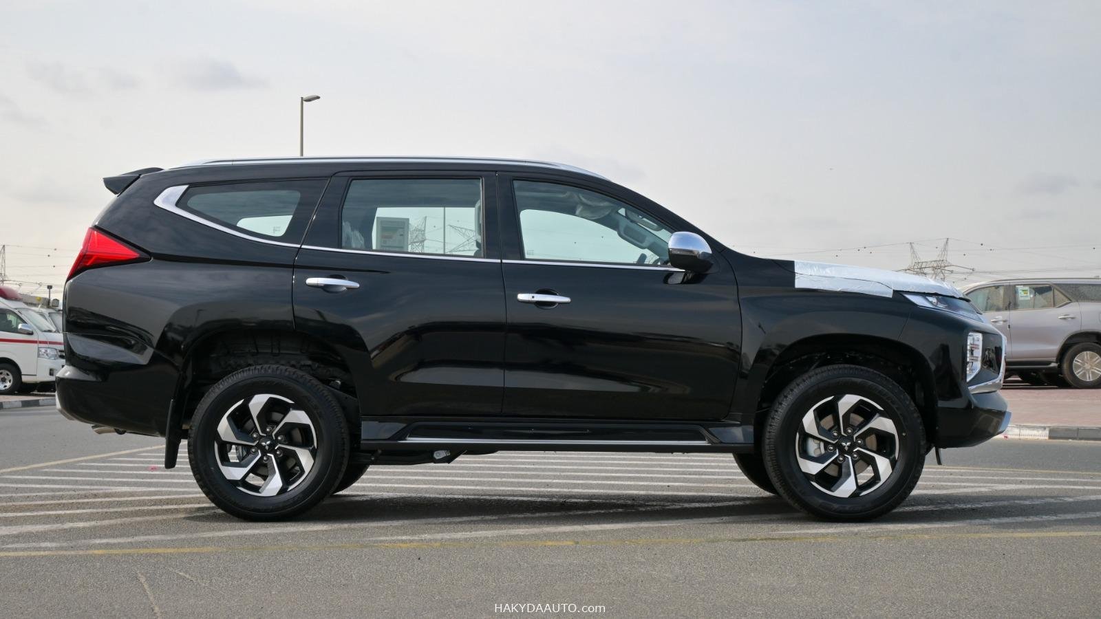 Mitsubishi Montero Sport 3.0 4WD 2025 Basic Option — 7