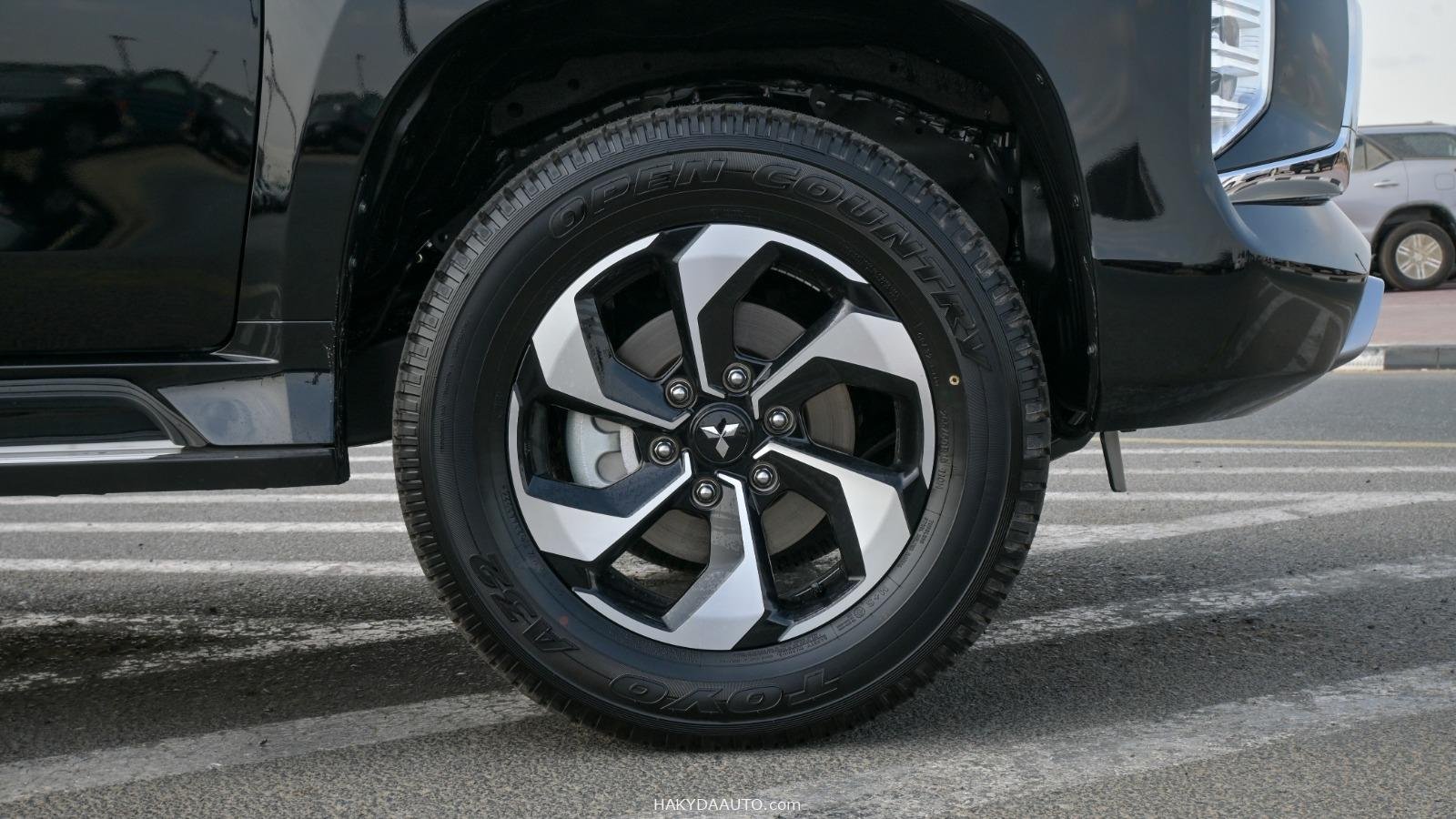 Mitsubishi Montero Sport 3.0 4WD 2025 Basic Option — 9