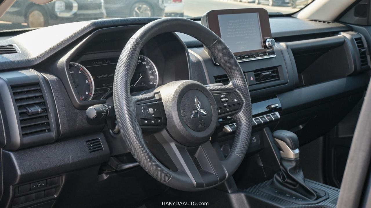 Mitsubishi L200 GLX DIESEL AT 4WD 2025 MID OPTION — 11