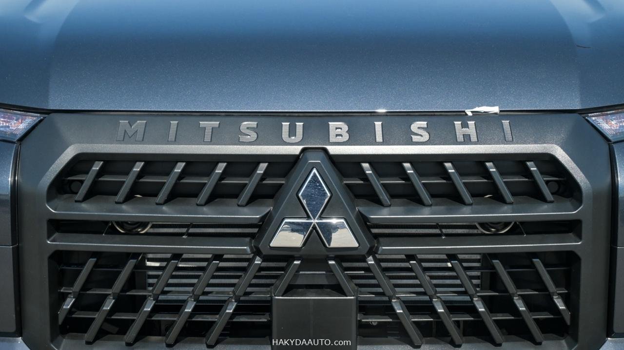 Mitsubishi L200 GLX DIESEL AT 4WD 2025 MID OPTION — 5